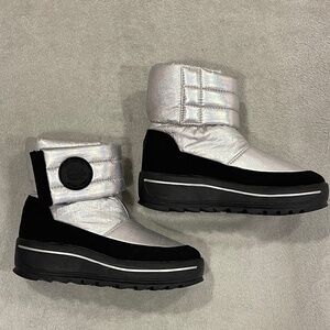 Silver Snow Boots Women's Size 7 NEW